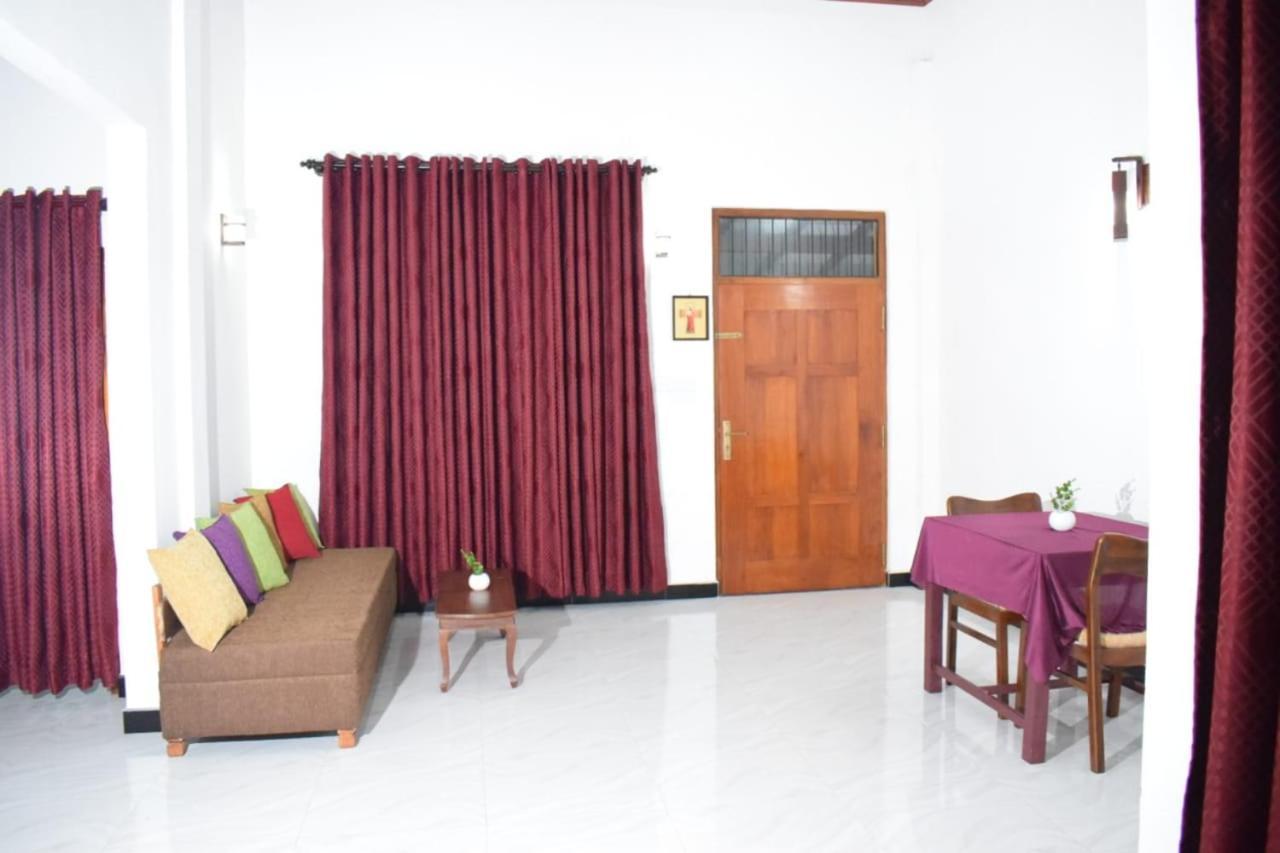 The Alexis'S Guest House Negombo Exterior photo